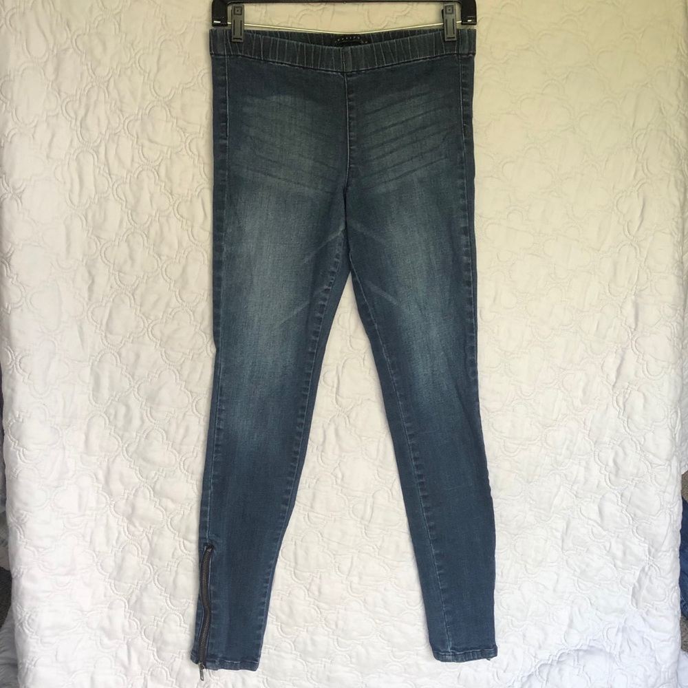 Apostrophe High-Waisted Jean